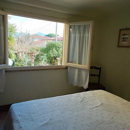 Il Fiordaliso-comfortable A Stone's Throw From The Sea Lejlighed
