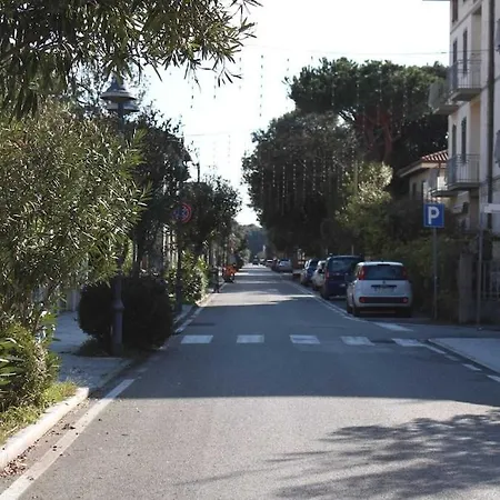 Il Fiordaliso-comfortable A Stone's Throw From The Sea * Pietrasanta