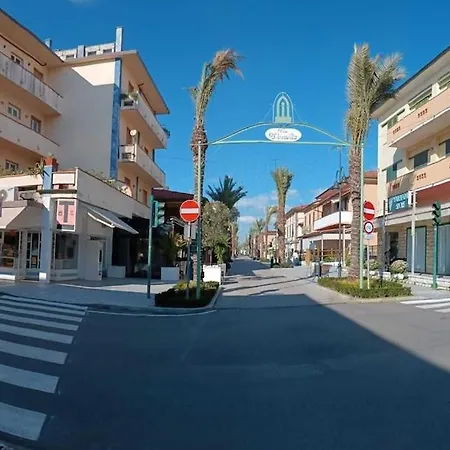 Lejlighed Il Fiordaliso-comfortable A Stone's Throw From The Sea