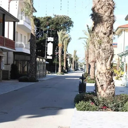 Il Fiordaliso-comfortable A Stone's Throw From The Sea Lejlighed Pietrasanta